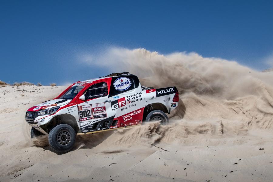  Toyota Hilux Rally Dakar 2019 года  (фото 3 из 11)